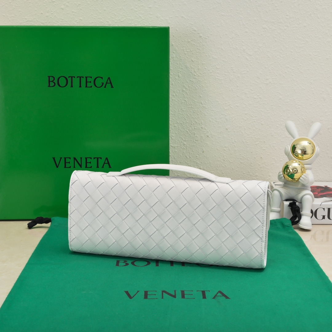 Bottega Veneta Clutch Bags